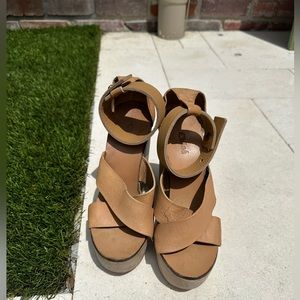Chloe platforms 8.5 , used but so cute!
